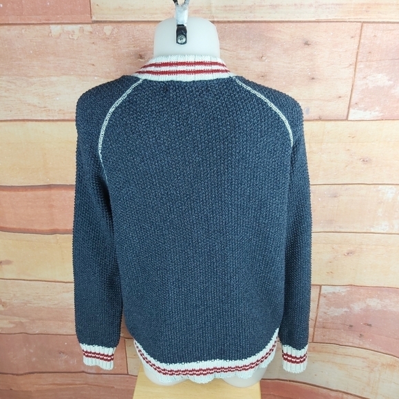 FULL zip knitted cabin sweater cardigan Made in Canada Size small - Picture 6 of 9